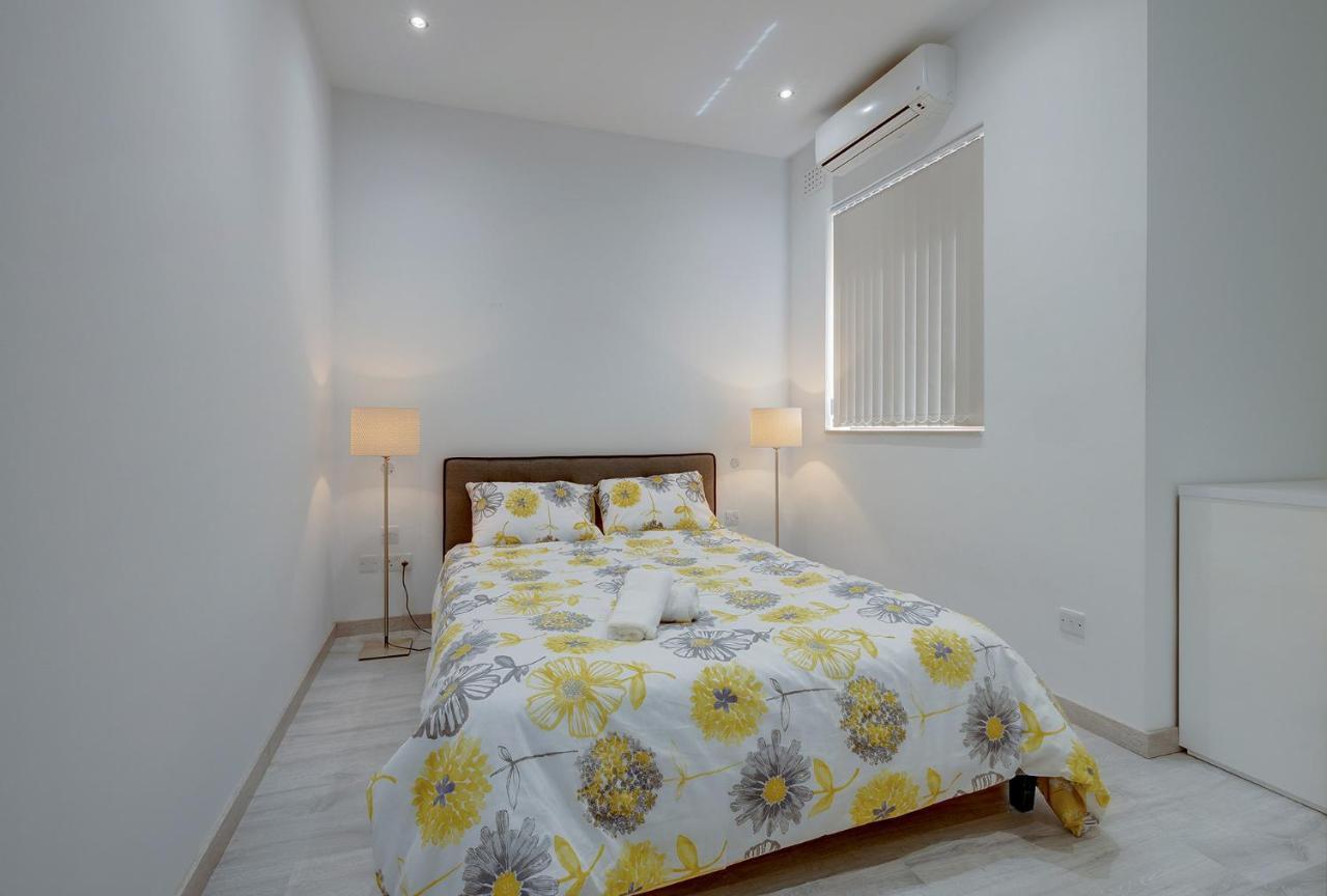 Modern Apartment In The Best Area Of Слима Екстериор снимка